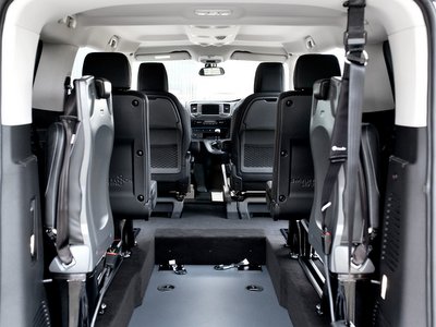 Tripod Mobility WAV’s - Adaptacja samochodu Peugeot Traveller & Expert Combi L2 - LF (wersja pojazdu 495,9 cm konwersja z długą podłogą)