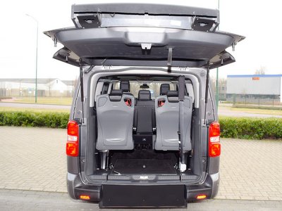 Tripod Mobility WAV’s - Adaptacja samochodu Peugeot Traveller & Expert Combi L2 - SF (wersja pojazdu 495,9 cm konwersja z krótką podłogą)
